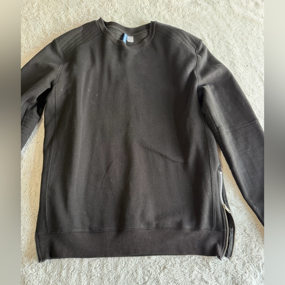 Black Crewneck Sweatshirt bundle of 2